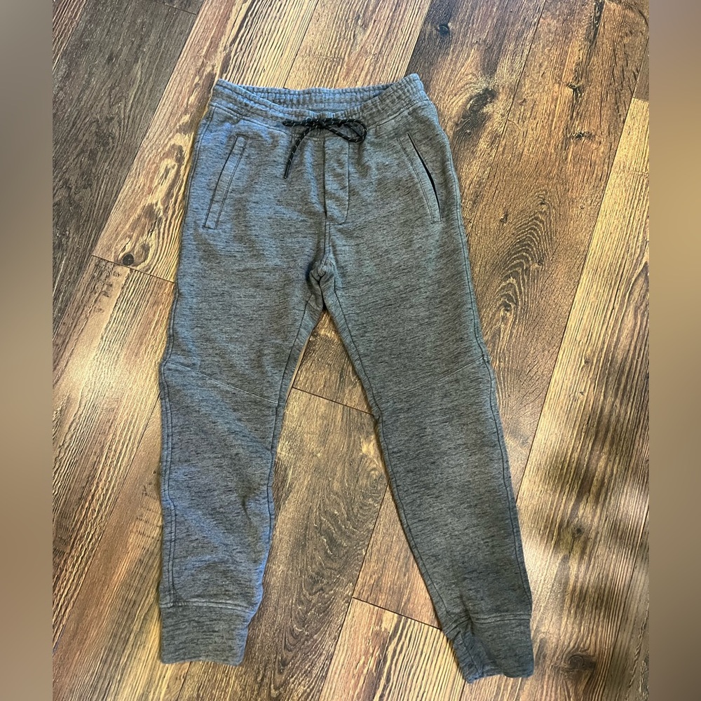 American Eagle Guy’s joggers